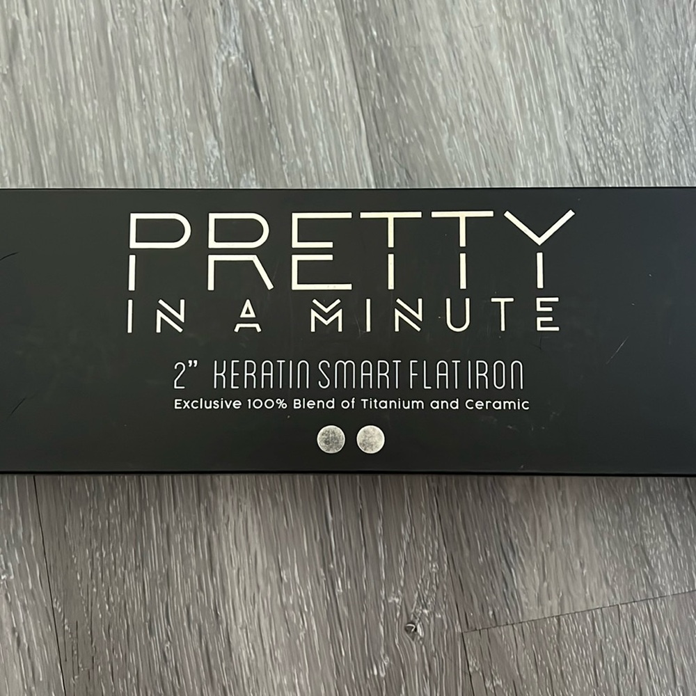 Pretty in a minute keratin flat iron